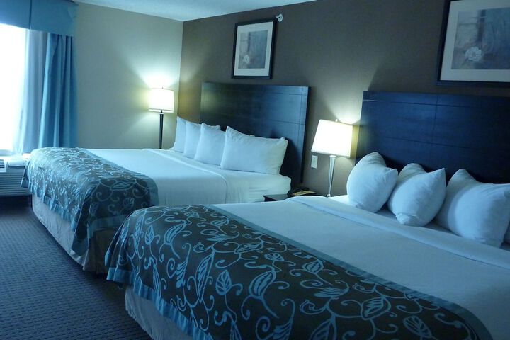 Room 13 of 25