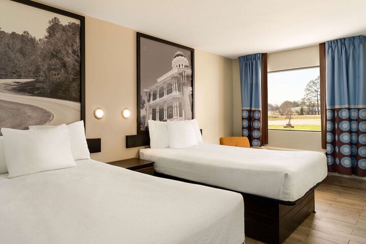 Super 8 by Wyndham Ocean Springs Biloxi