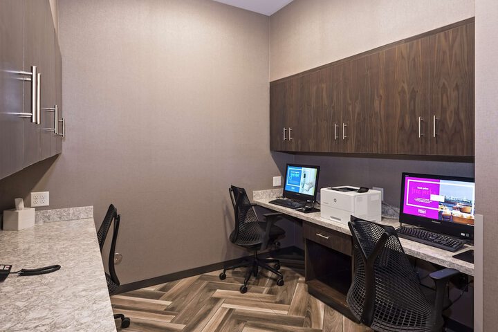Business Center 29 of 29
