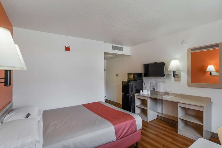 Room 14 of 30