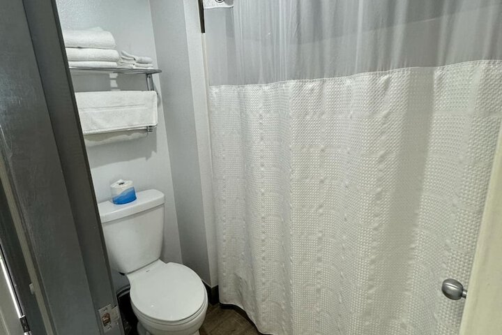 Room 122 of 233