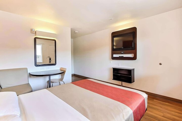 Room 29 of 37