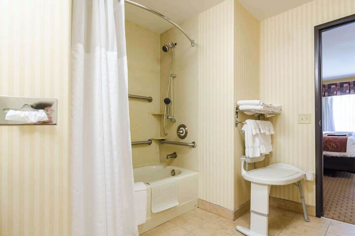 Comfort Suites Salina South