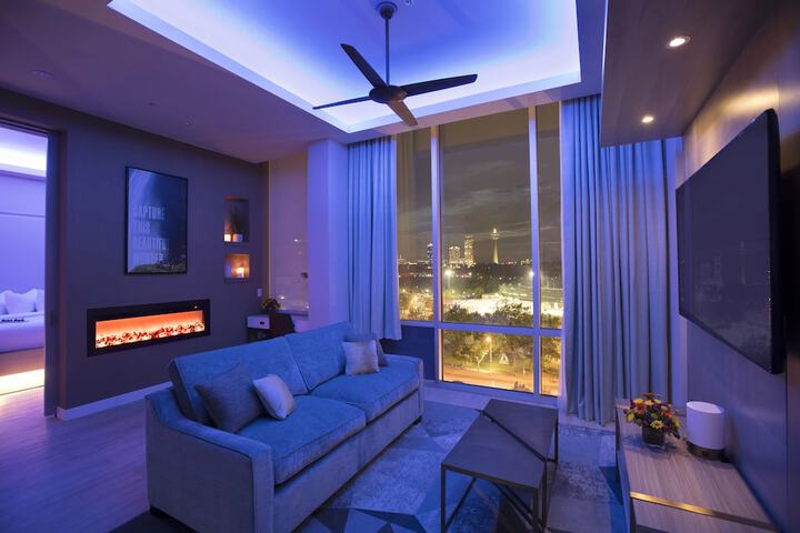 Room 32 of 59