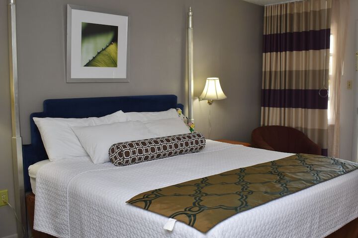 Twi-Lite Inn