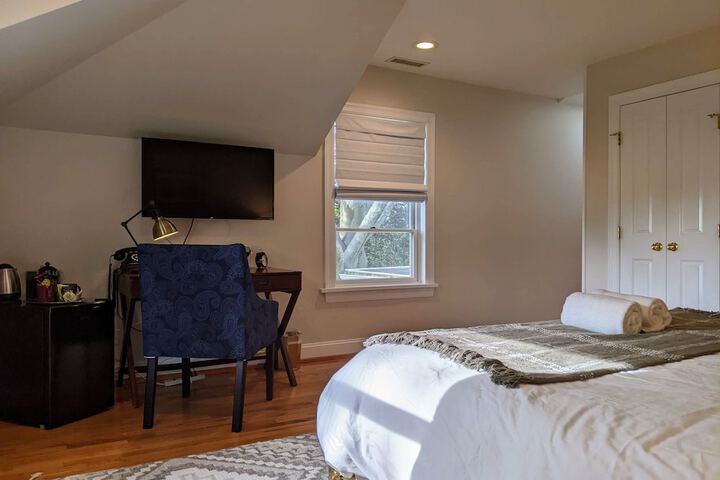 Room 75 of 239