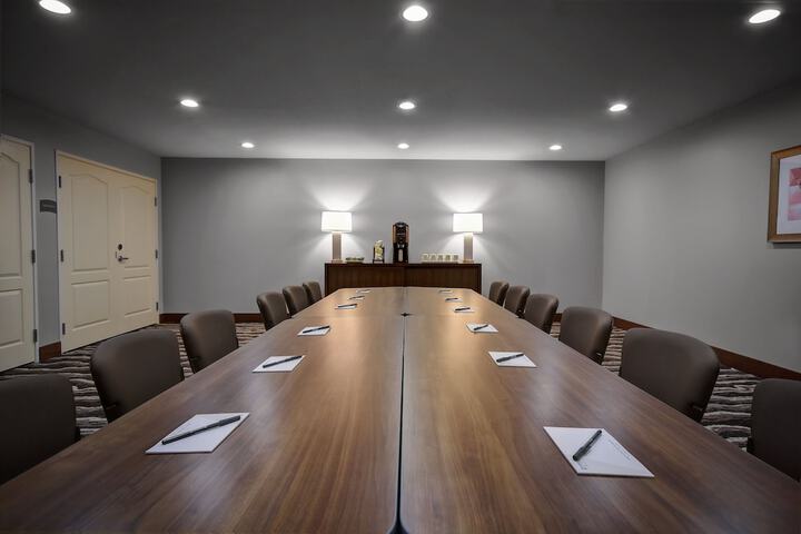 Staybridge Suites Holland by IHG