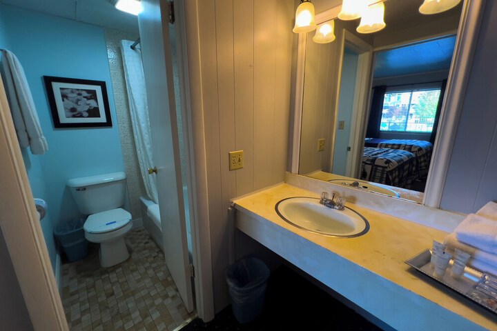 Room 42 of 81