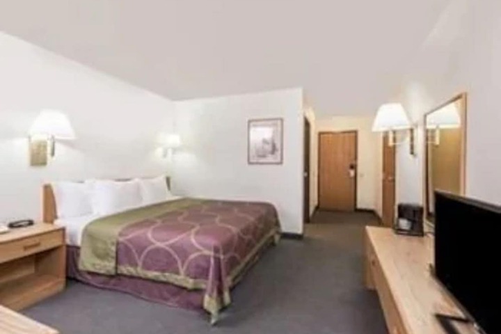 Room 5 of 19