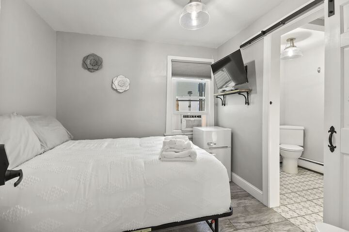 Room 60 of 99