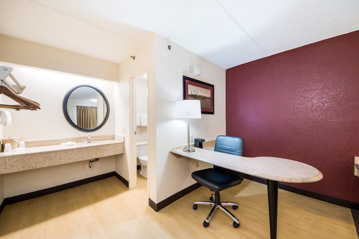 Room 14 of 35