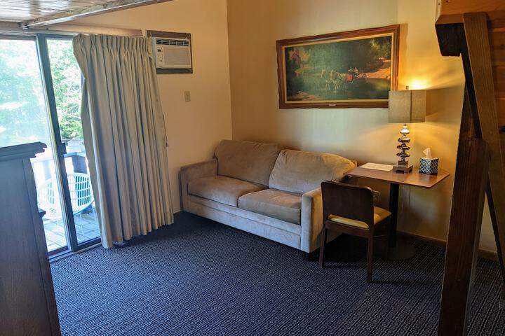 Room 28 of 39