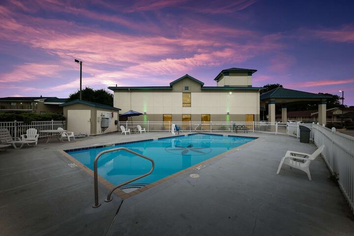 Pool 7 of 38