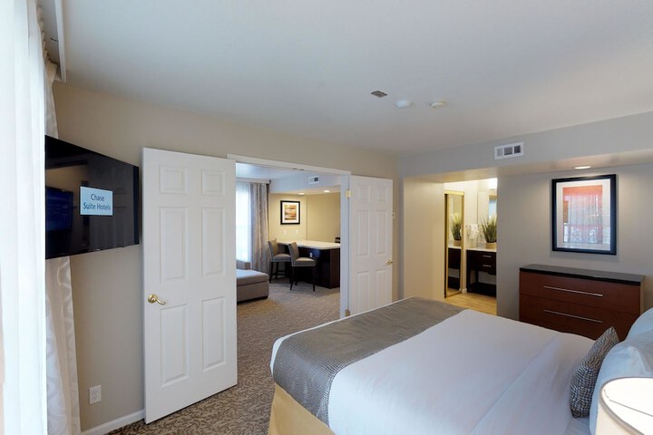 Room 21 of 43
