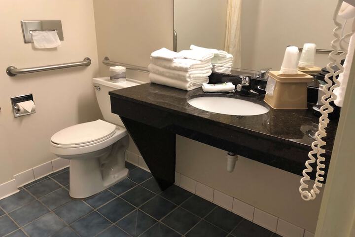 Room 8 of 19