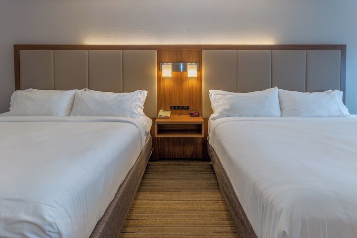 Holiday Inn Express Indianapolis - Southeast by IHG