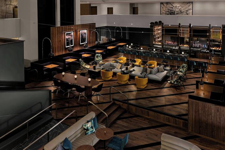 Lounge 56 of 62
