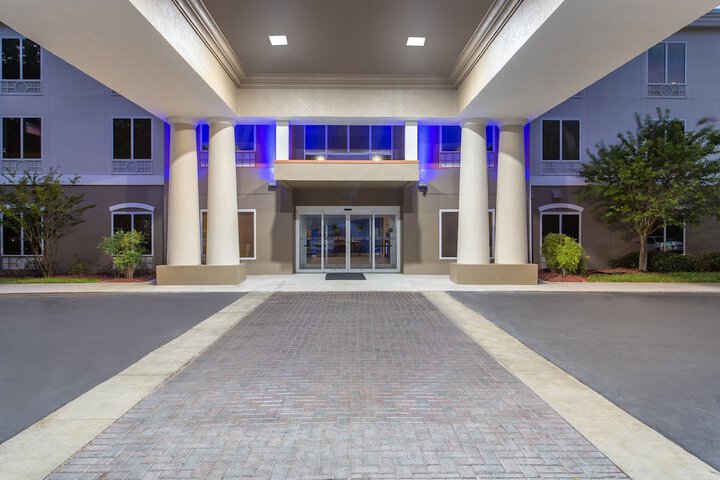 Hotel 3 of 35