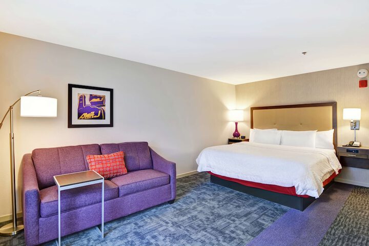 Room 33 of 62