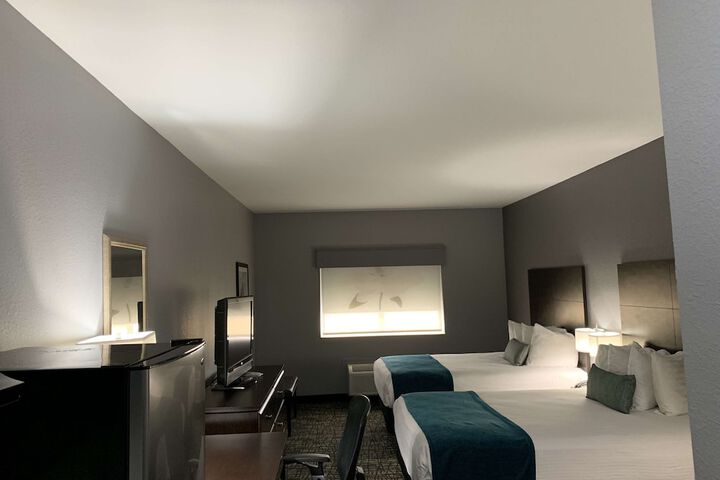 Room 4 of 27