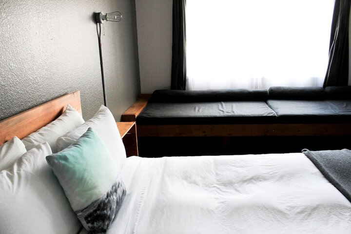 Room 53 of 147