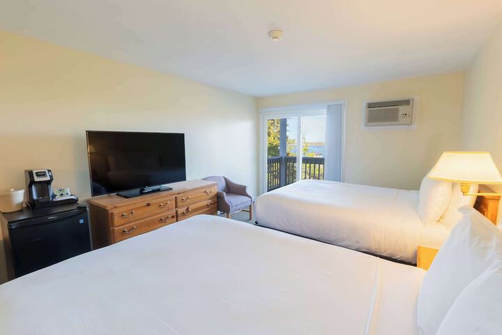 Aspinquid Resort