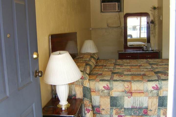 Sky Ranch Inn