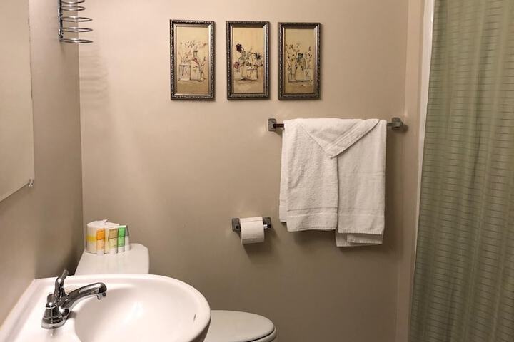 Camelot Restaurant & Inn
