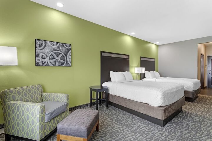 Best Western Plus Bay City Inn & Suites