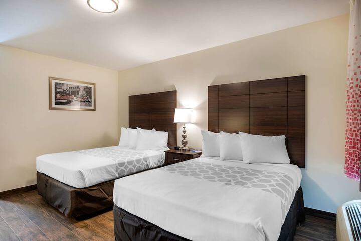 Room 32 of 39