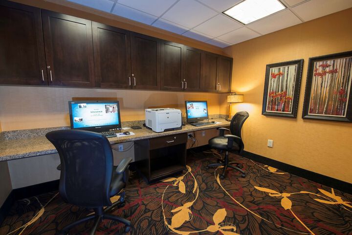Business Center 36 of 36