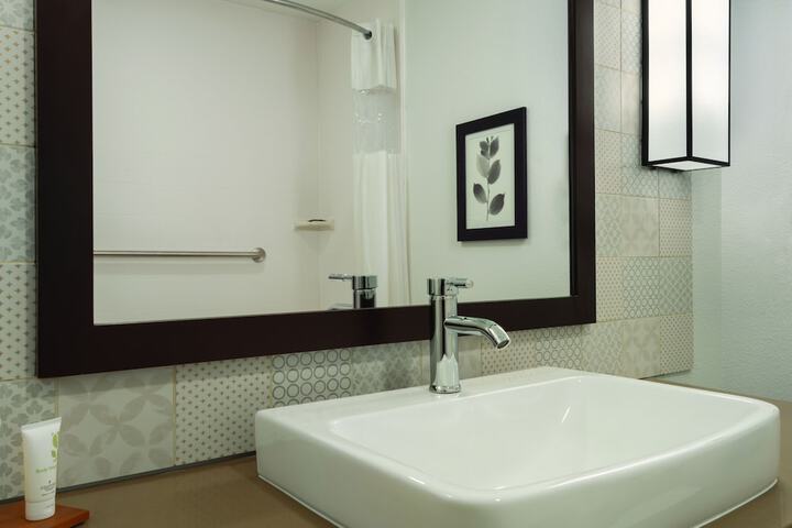 Room 11 of 21