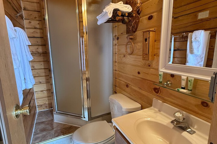 Earthsong Lodge