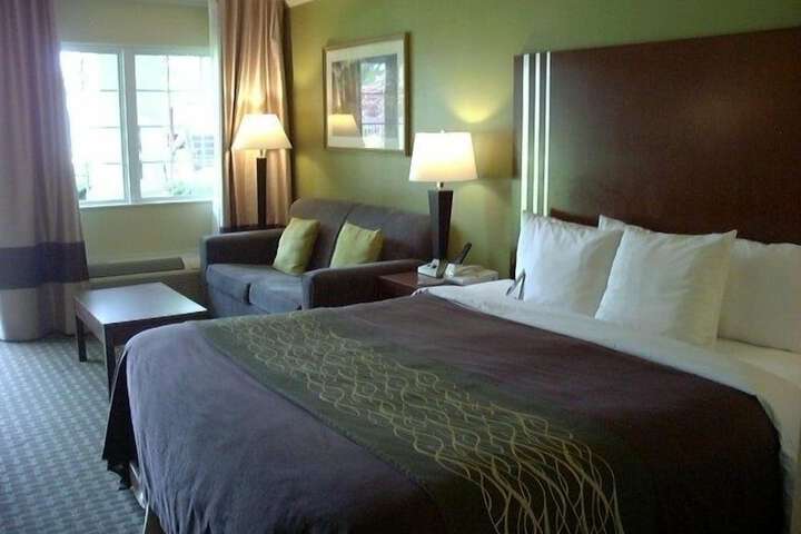 Room 28 of 87