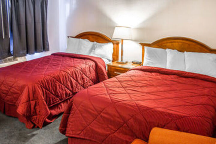 Rodeway Inn & Suites