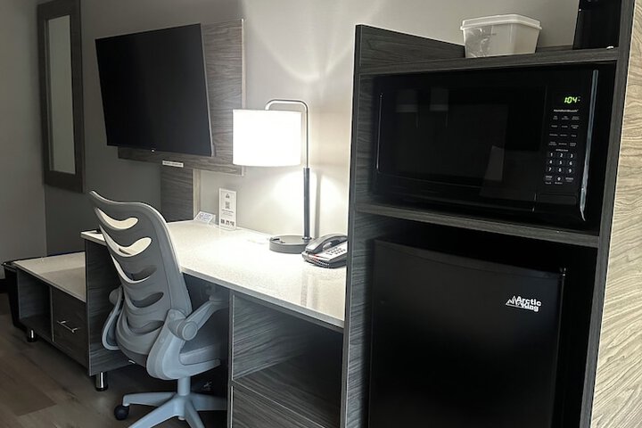 Days Inn & Suites by Wyndham Summerside