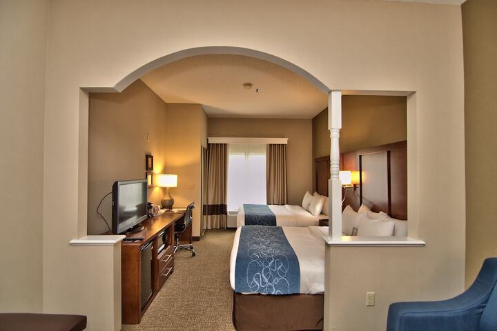 Room 28 of 63
