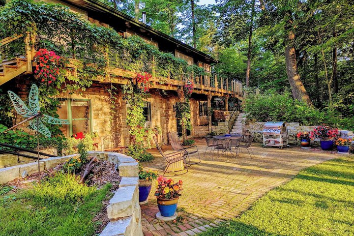 On-site Trails: Rock River Retreat in Jefferson!