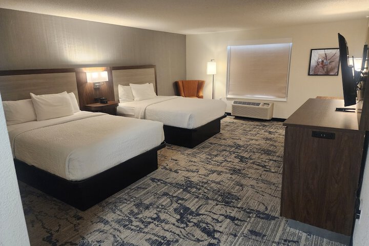 La Quinta Inn & Suites by Wyndham Milwaukee SW New Berlin
