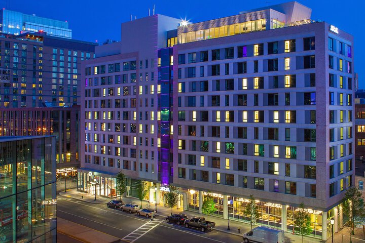 YOTEL Boston