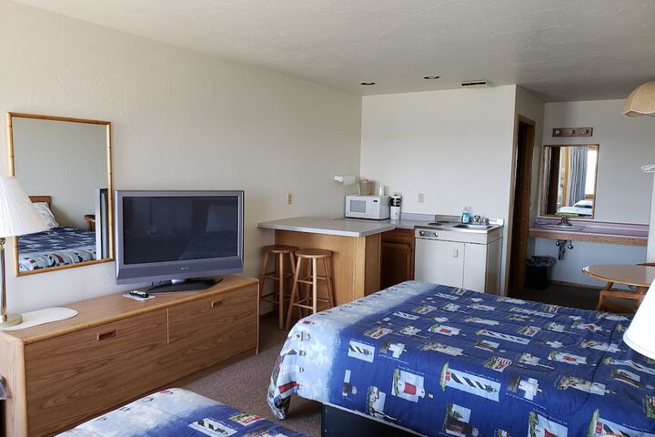 Algoma Beach Motel