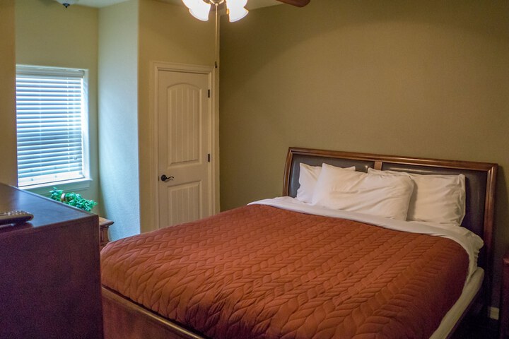 Candlewyck Cove Resort