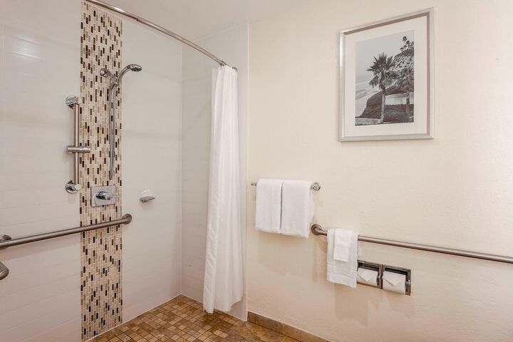 Courtyard by Marriott San Diego Del Mar / Solana Beach