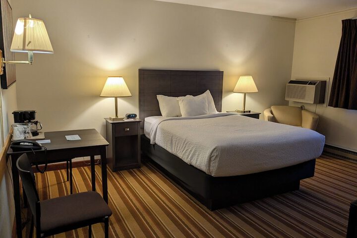Magnuson Hotel Copper Crown