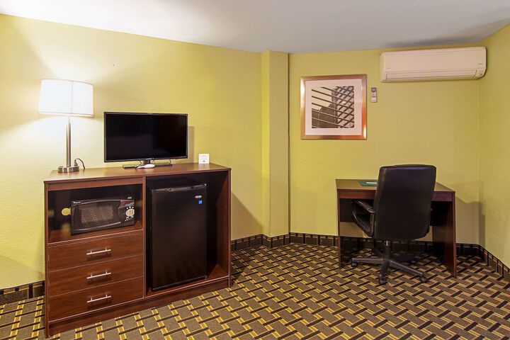 Room 27 of 42