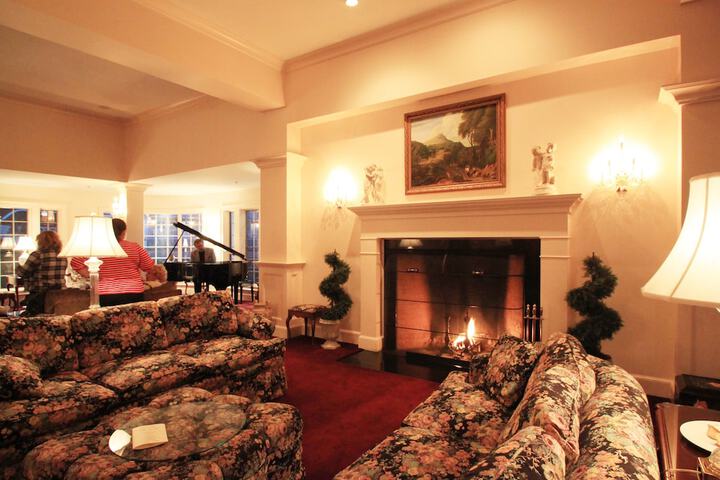 Hotel Interior 19 of 103