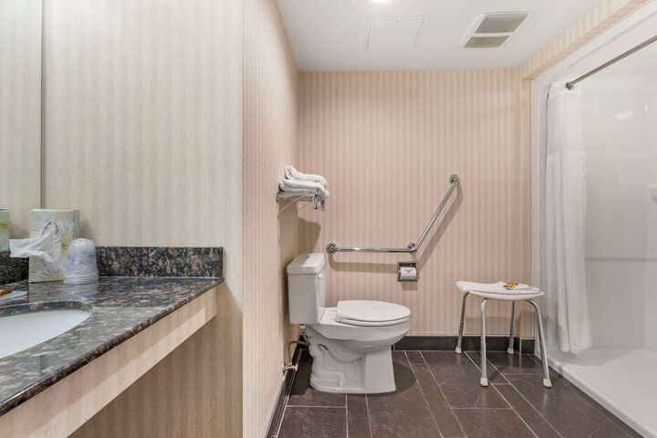 Best Western Plus Kelowna Hotel & Suites