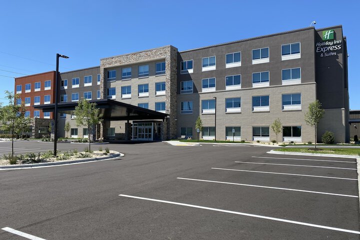 Holiday Inn Express & Suites Madison West - Middleton by IHG