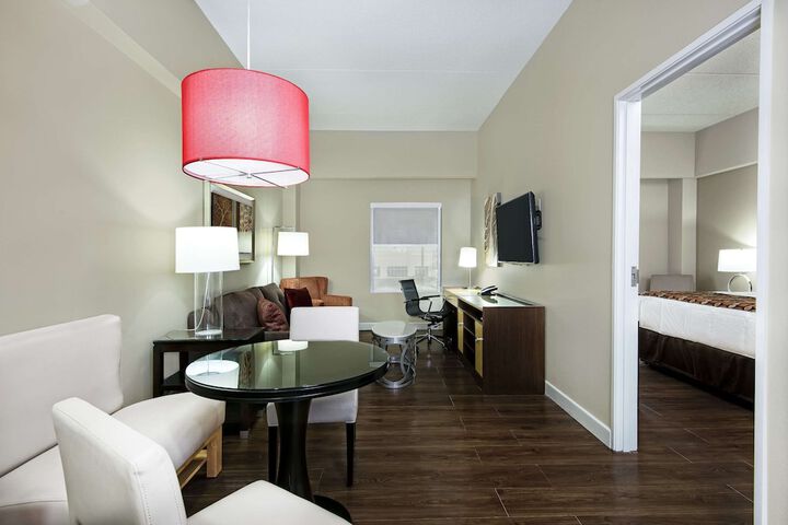 Room 12 of 37