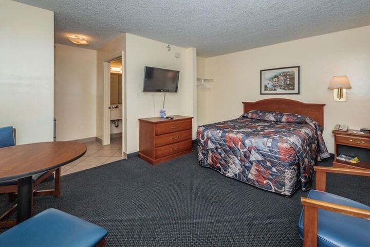 Room 8 of 38